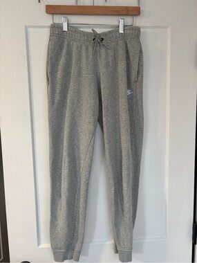 Nike Women's Sportswear Club Fleece Mid-Rise Joggers in Dark Gray Heather